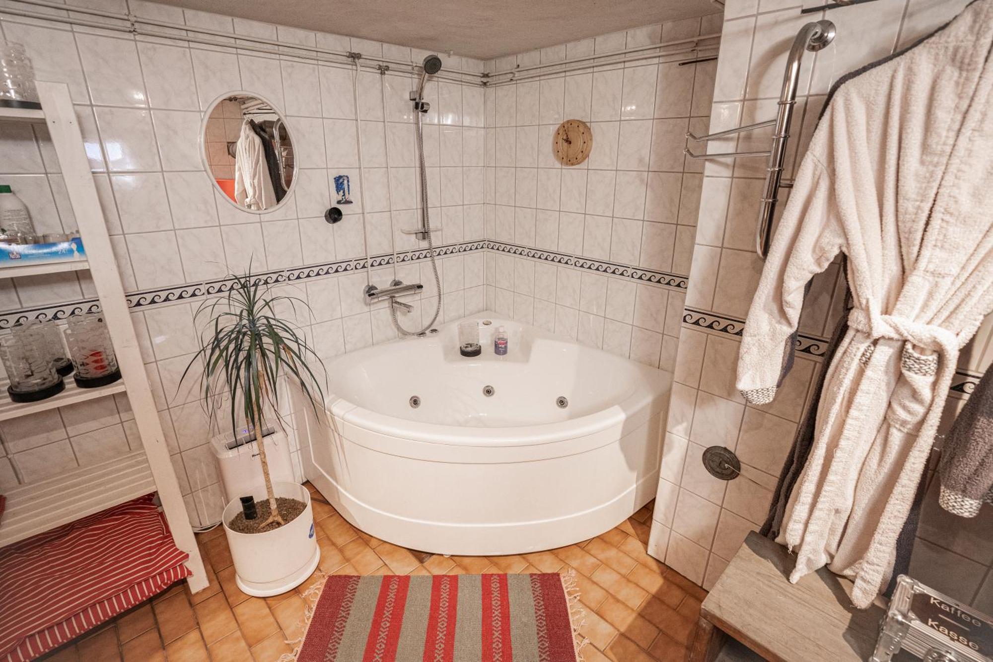 Mukava Kellarihuoneisto Jossa Sauna Ja Poreallas Apartment Jakobstad Bagian luar foto